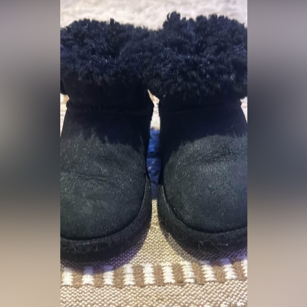 Ugg Bailey Boots size 9 children’s little girls